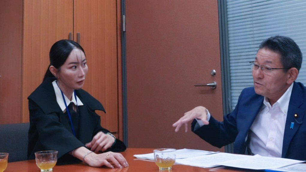 Conversation in a meeting room